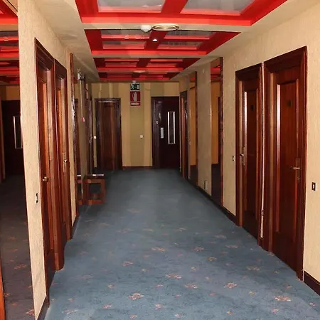 Marqués De Santillana Hotel 3*