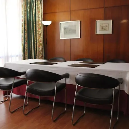 Marqués De Santillana 3*