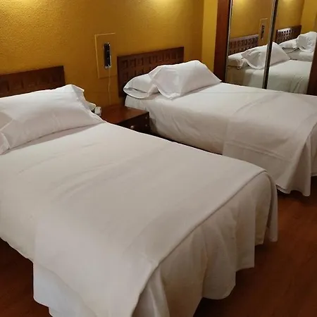 Hotel Marques De Santillana 3*