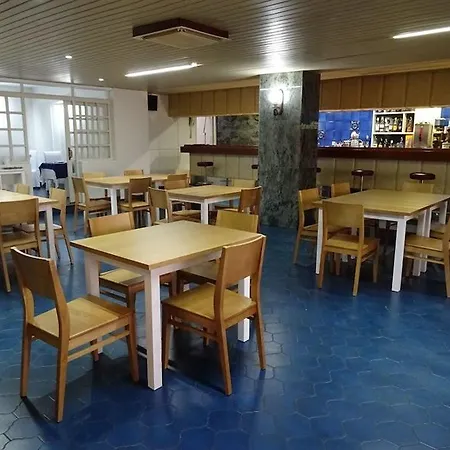 马尔克斯德桑蒂拉纳酒店