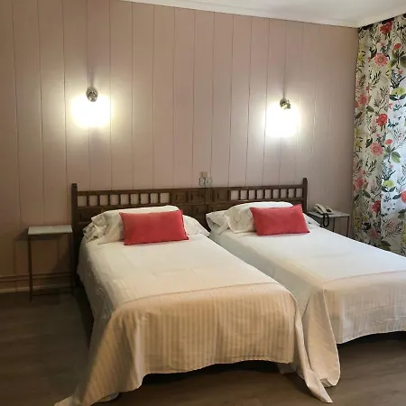 Marques De Santillana Otel Torrelavega