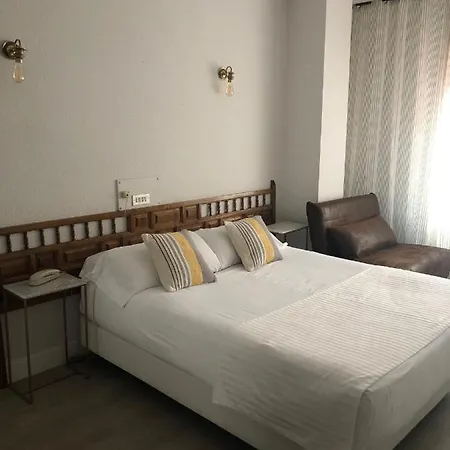 Hotel Marques De Santillana 3*