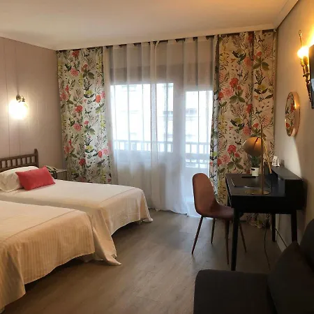 Hotel Marques De Santillana 3*