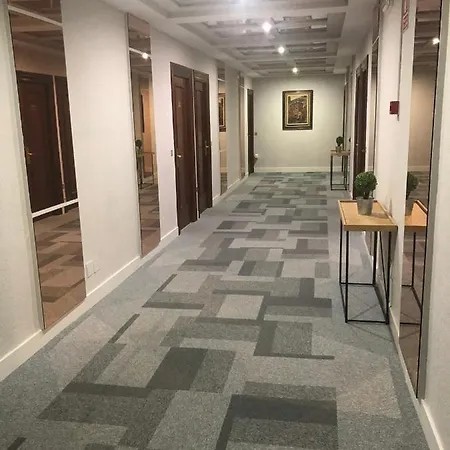 马尔克斯德桑蒂拉纳酒店 酒店 3*