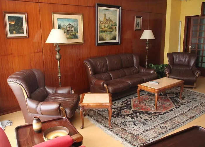 Hotel Marques De Santillana 3*