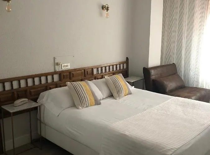 Hotel Marques De Santillana 3*