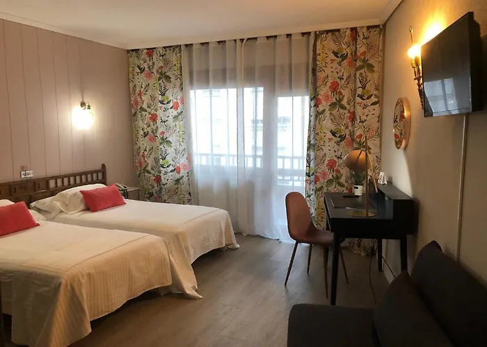 Hotel Marques De Santillana 3*